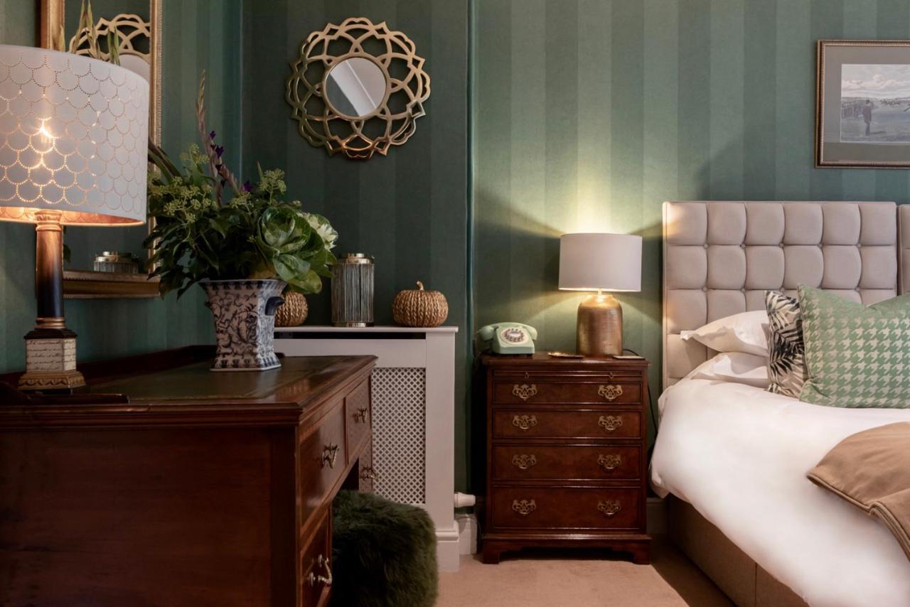Burleigh Court Hotel Страуд Екстер'єр фото