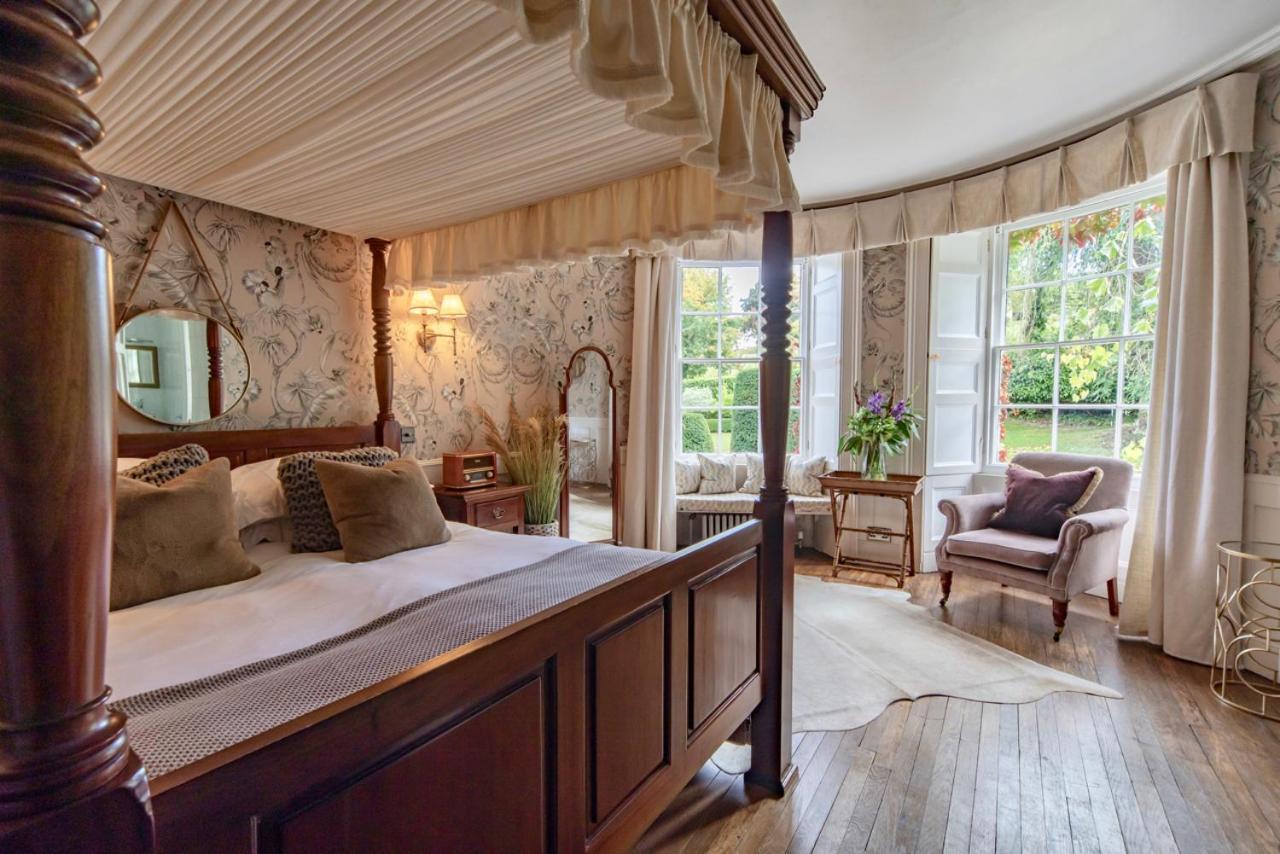 Burleigh Court Hotel Страуд Екстер'єр фото
